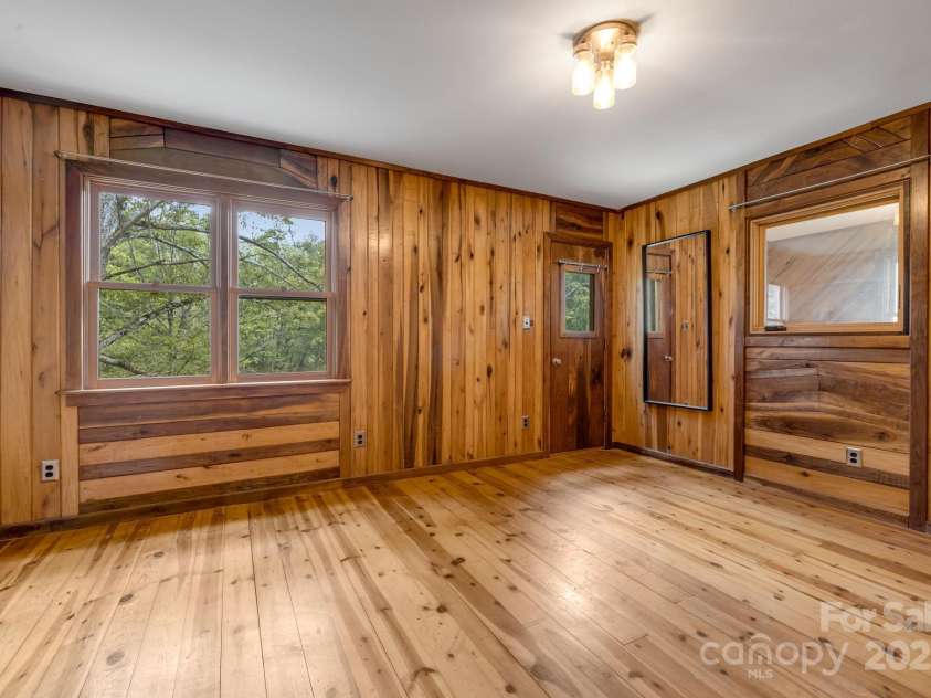 465 Youngs Gap Road, Fletcher, NC 28732.  MLS# CAR4275186, YatesRealty ID 26162. 