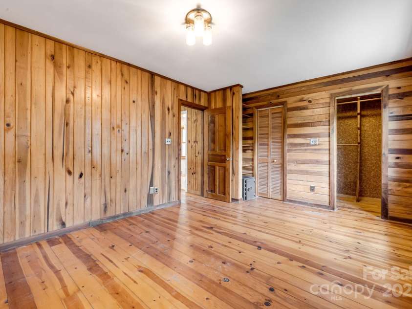 465 Youngs Gap Road, Fletcher, NC 28732.  MLS# CAR4275186, YatesRealty ID 26162. 