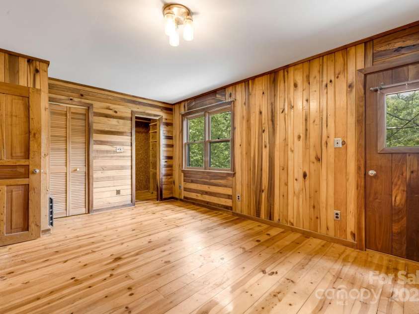 465 Youngs Gap Road, Fletcher, NC 28732.  MLS# CAR4275186, YatesRealty ID 26162. 