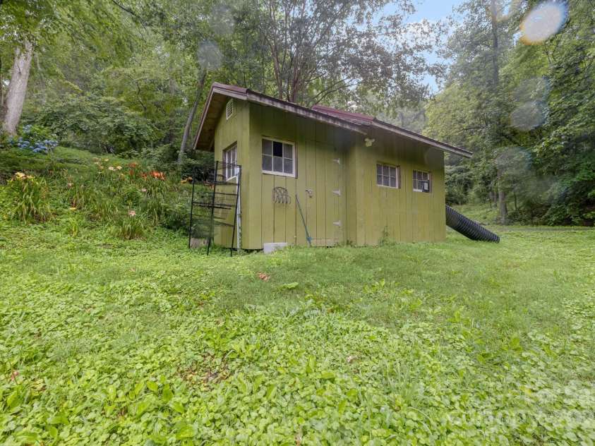 465 Youngs Gap Road, Fletcher, NC 28732.  MLS# CAR4275186, YatesRealty ID 26162. 