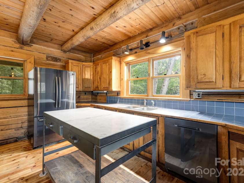 465 Youngs Gap Road, Fletcher, NC 28732.  MLS# CAR4275186, YatesRealty ID 26162. Custom kitchen island