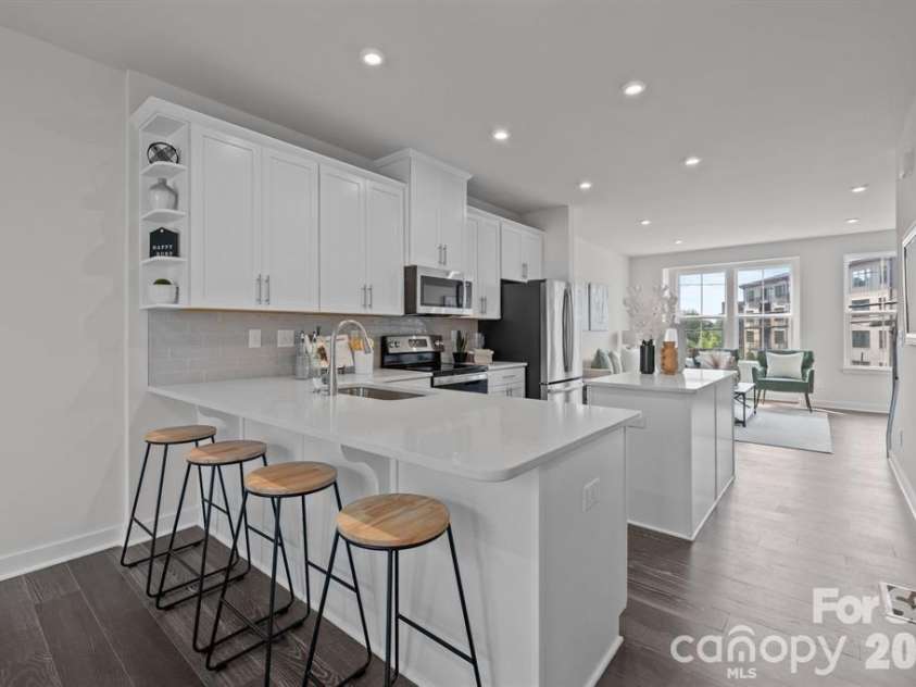3737 Tryon Street, Charlotte, NC 28217.  MLS# CAR4368283, YatesRealty ID 26164. 