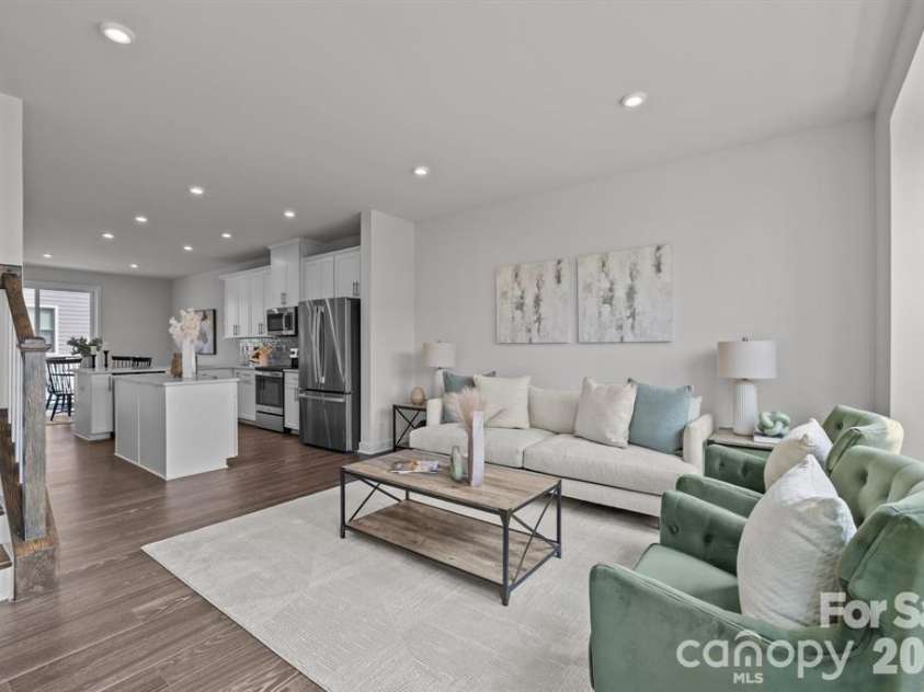 3737 Tryon Street, Charlotte, NC 28217.  MLS# CAR4368283, YatesRealty ID 26164. 