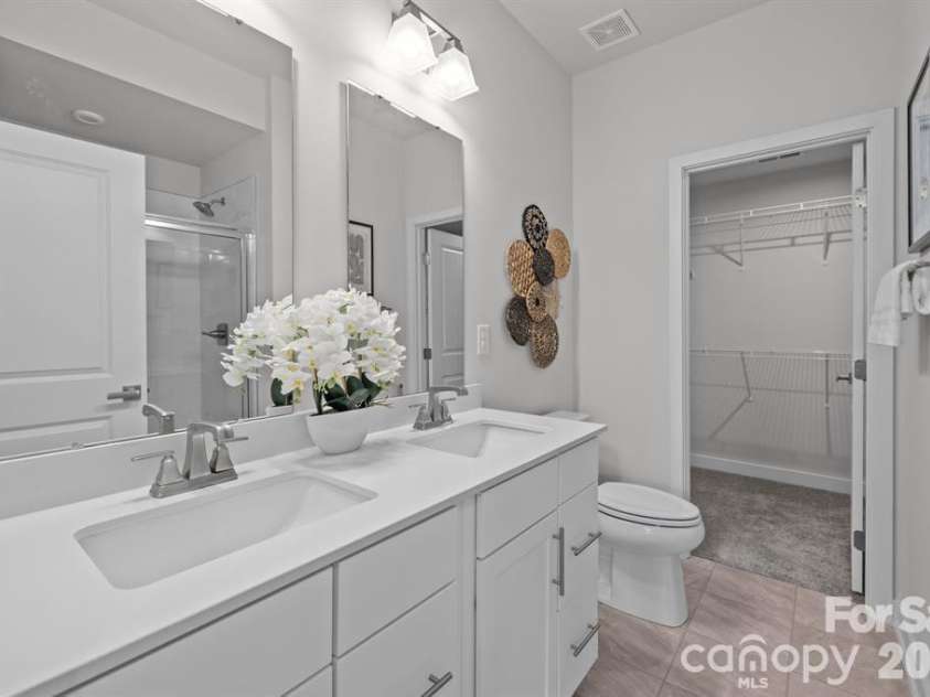 3737 Tryon Street, Charlotte, NC 28217.  MLS# CAR4368283, YatesRealty ID 26164. 