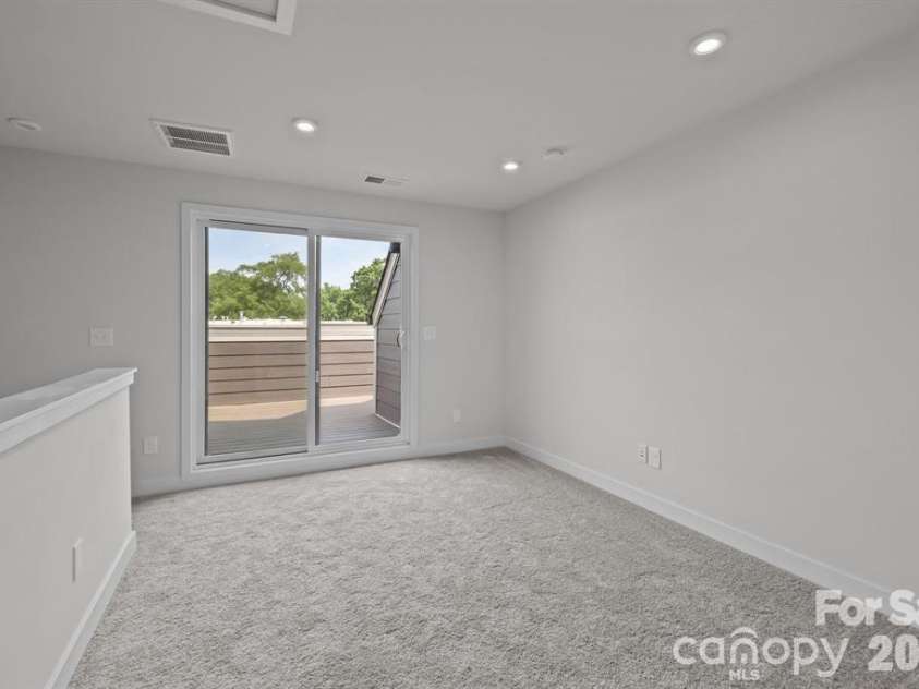3737 Tryon Street, Charlotte, NC 28217.  MLS# CAR4368283, YatesRealty ID 26164. 