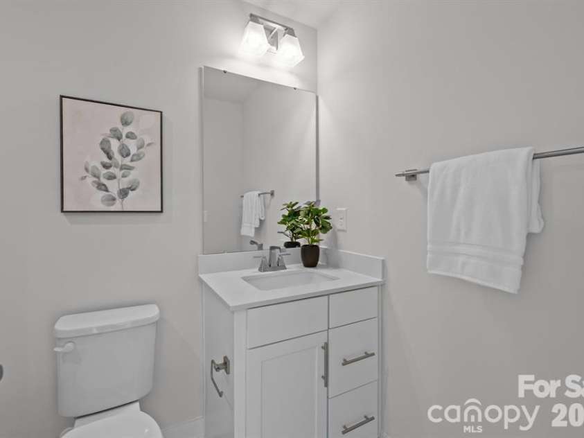 3737 Tryon Street, Charlotte, NC 28217.  MLS# CAR4368283, YatesRealty ID 26164. 