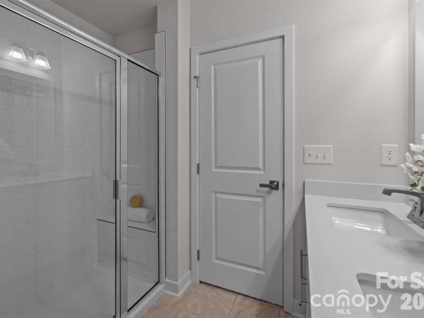 3737 Tryon Street, Charlotte, NC 28217.  MLS# CAR4368283, YatesRealty ID 26164. 