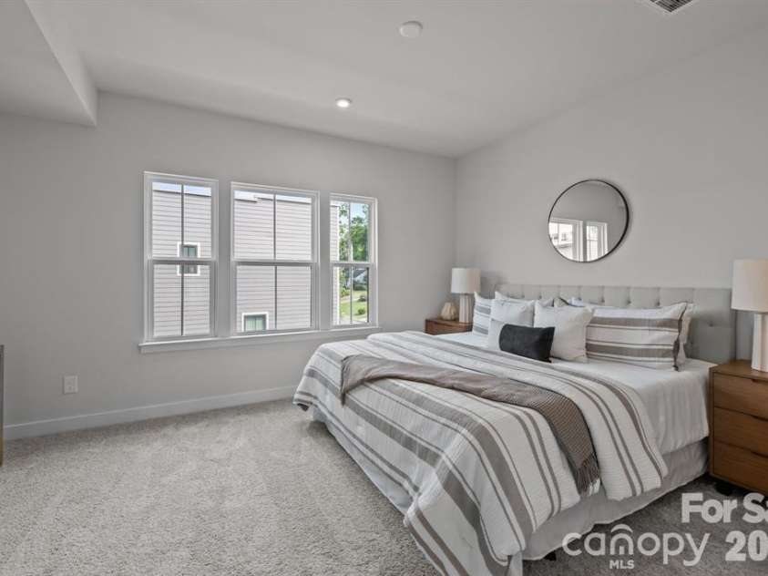 3737 Tryon Street, Charlotte, NC 28217.  MLS# CAR4368283, YatesRealty ID 26164. 
