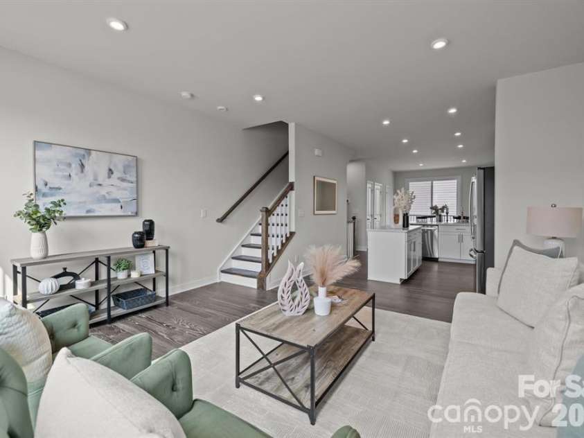 3737 Tryon Street, Charlotte, NC 28217.  MLS# CAR4368283, YatesRealty ID 26164. 