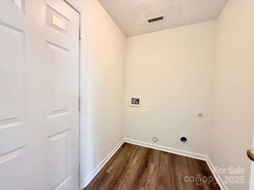 8551 Appledale Drive, Charlotte, NC 28262.  MLS# CAR4277581, YatesRealty ID 26164. 