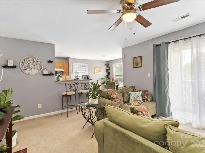 1108 Plaza Walk Drive, Charlotte, NC 28215.  MLS# CAR4267997, YatesRealty ID 26165. 