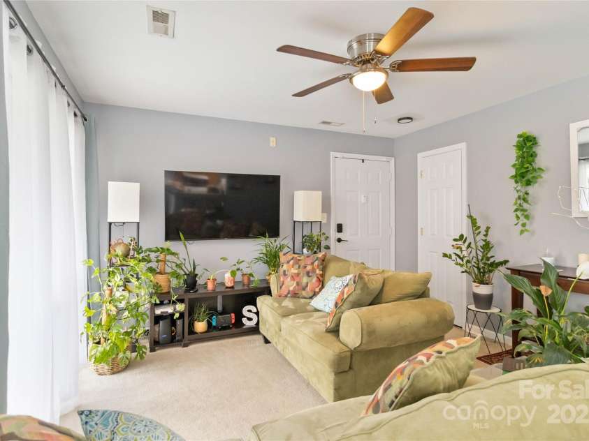 1108 Plaza Walk Drive, Charlotte, NC 28215.  MLS# CAR4267997, YatesRealty ID 26165. 