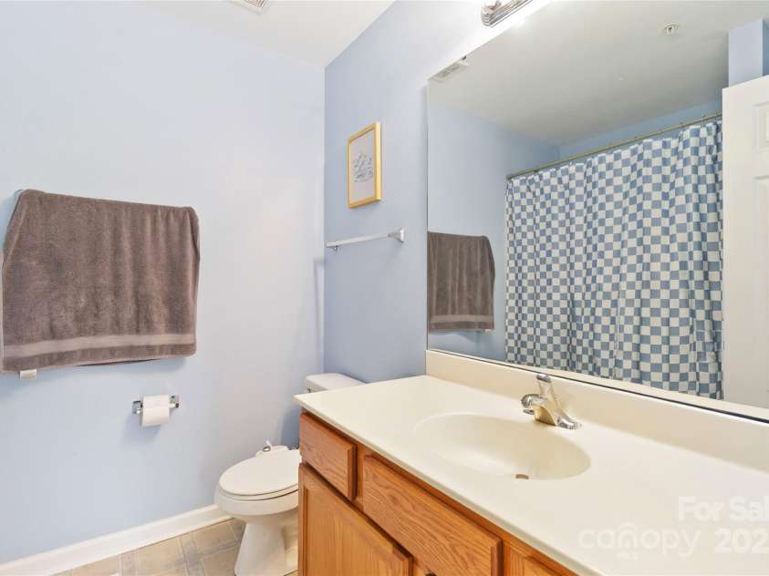 1108 Plaza Walk Drive, Charlotte, NC 28215.  MLS# CAR4267997, YatesRealty ID 26165. 