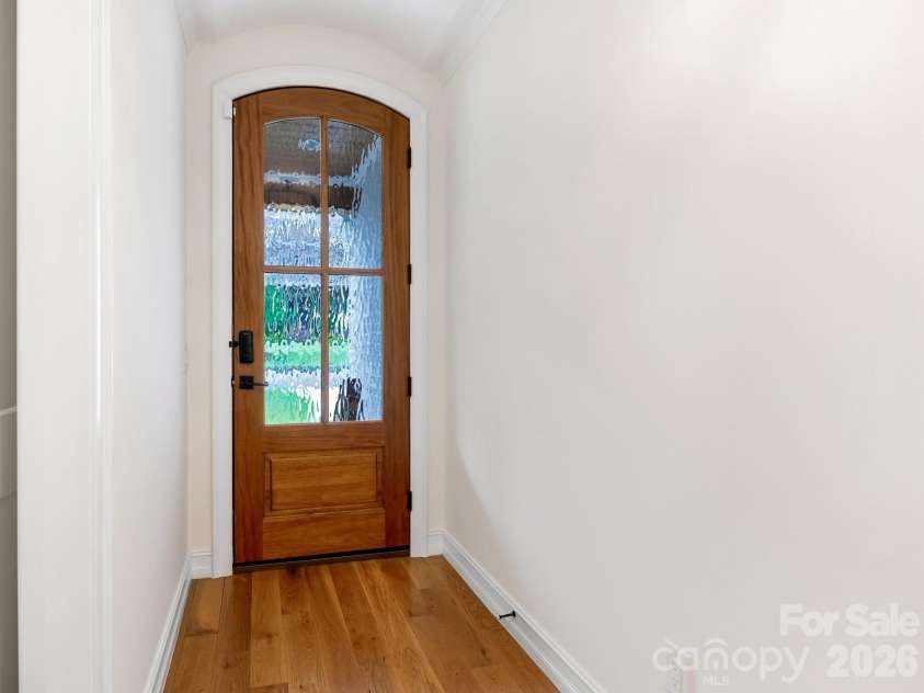 2928 Hanson Drive, Charlotte, NC 28207.  MLS# CAR4385420, YatesRealty ID 26165. 