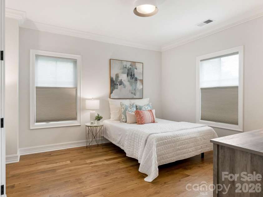 2928 Hanson Drive, Charlotte, NC 28207.  MLS# CAR4385420, YatesRealty ID 26165. 