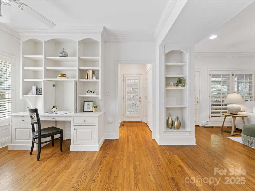 1420 Sterling Road, Charlotte, NC 28209.  MLS# CAR4251543, YatesRealty ID 26166. Office or Keeping Room is right off the Family Room