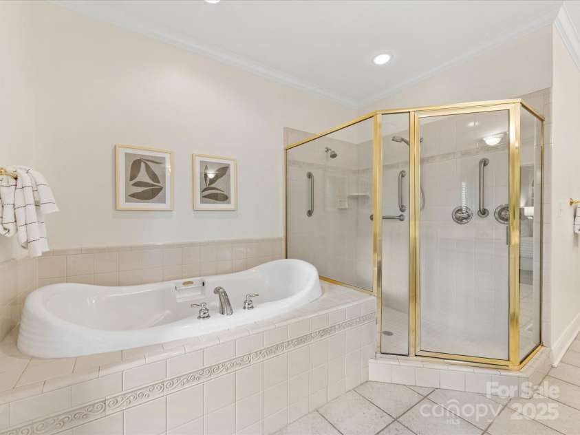 1420 Sterling Road, Charlotte, NC 28209.  MLS# CAR4251543, YatesRealty ID 26166. Separate tub and shower