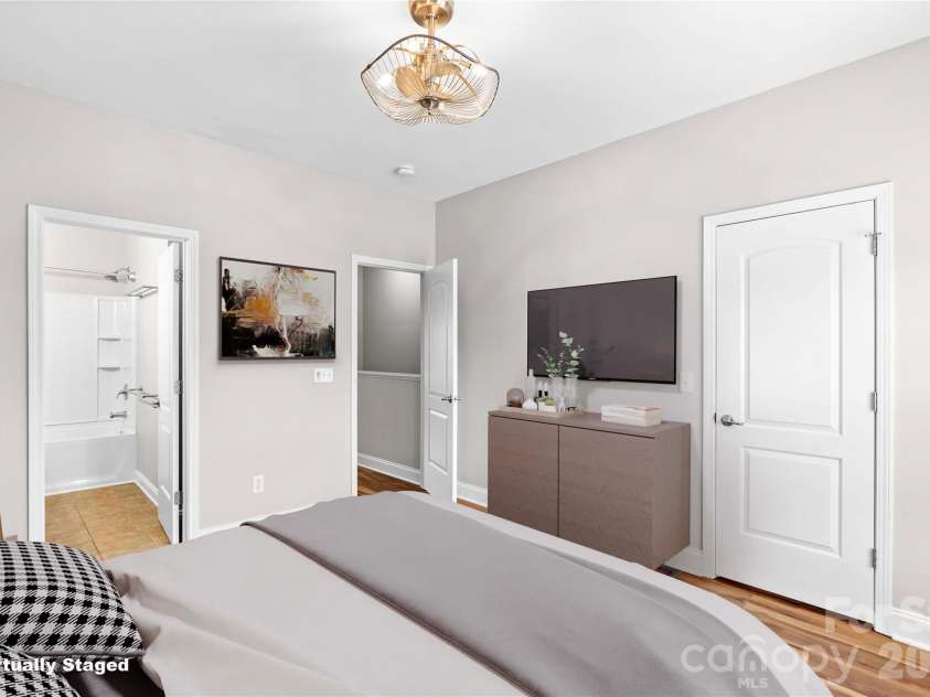 972 Gardners Way, Cornelius, NC 28031.  MLS# CAR4378832, YatesRealty ID 26166. 