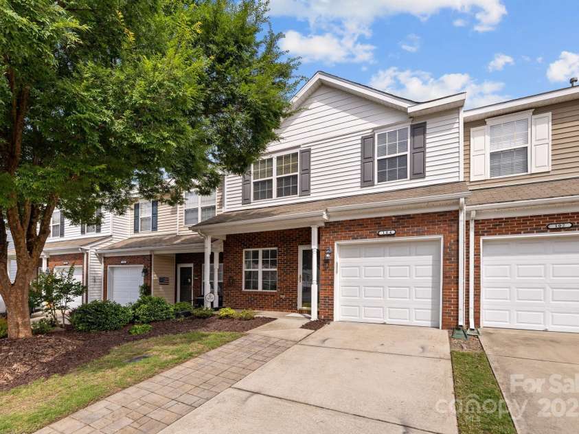 104 Clydesdale Court, Matthews, NC 28104.  MLS# CAR4252630, YatesRealty ID 26167. 