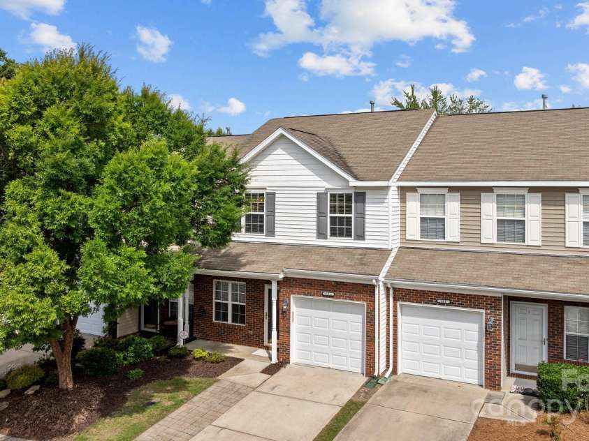 104 Clydesdale Court, Matthews, NC 28104.  MLS# CAR4252630, YatesRealty ID 26167. 