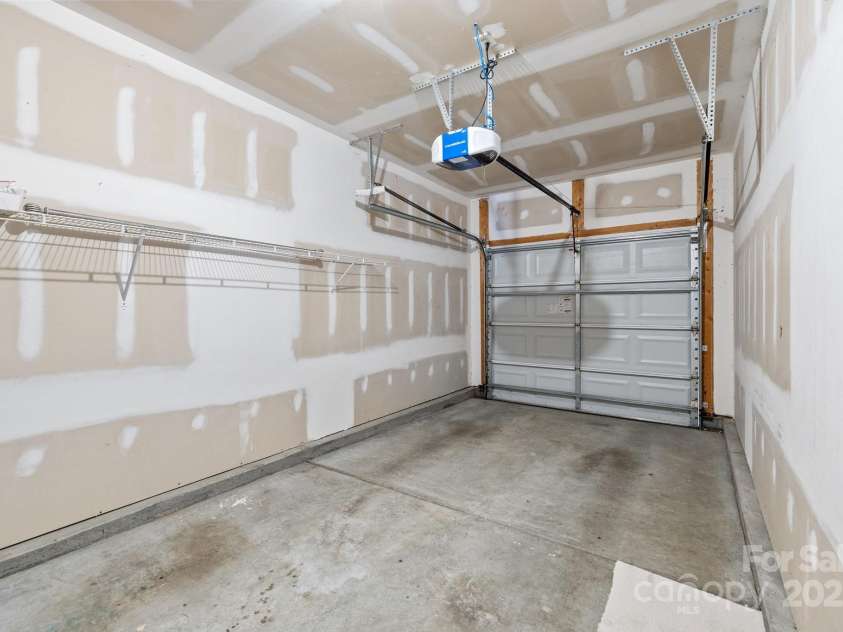 104 Clydesdale Court, Matthews, NC 28104.  MLS# CAR4252630, YatesRealty ID 26167. Garage