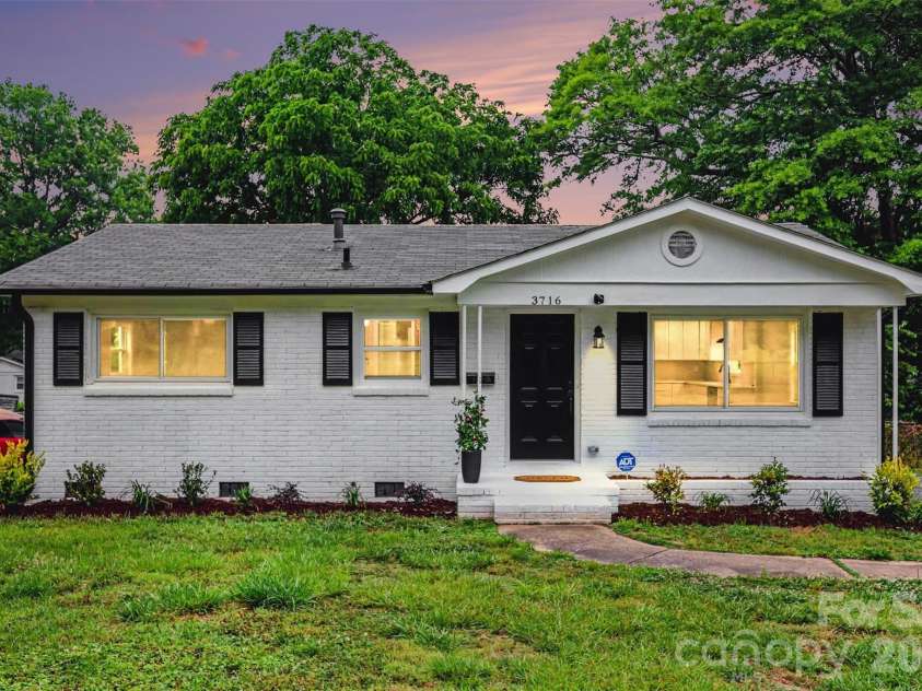 3716 Fieldcrest Road, Charlotte, NC 28217.  MLS# CAR4385478, YatesRealty ID 26167. 