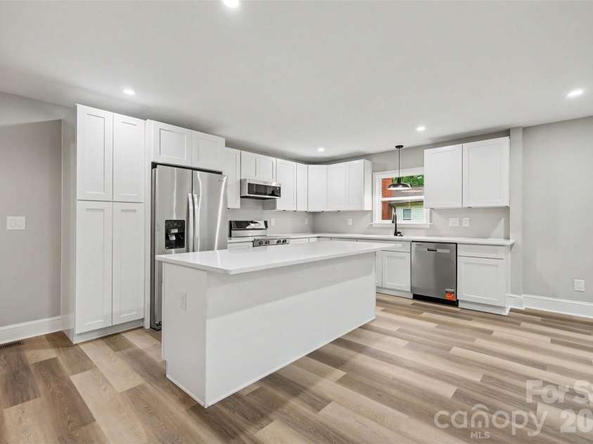 3716 Fieldcrest Road, Charlotte, NC 28217.  MLS# CAR4385478, YatesRealty ID 26167. 