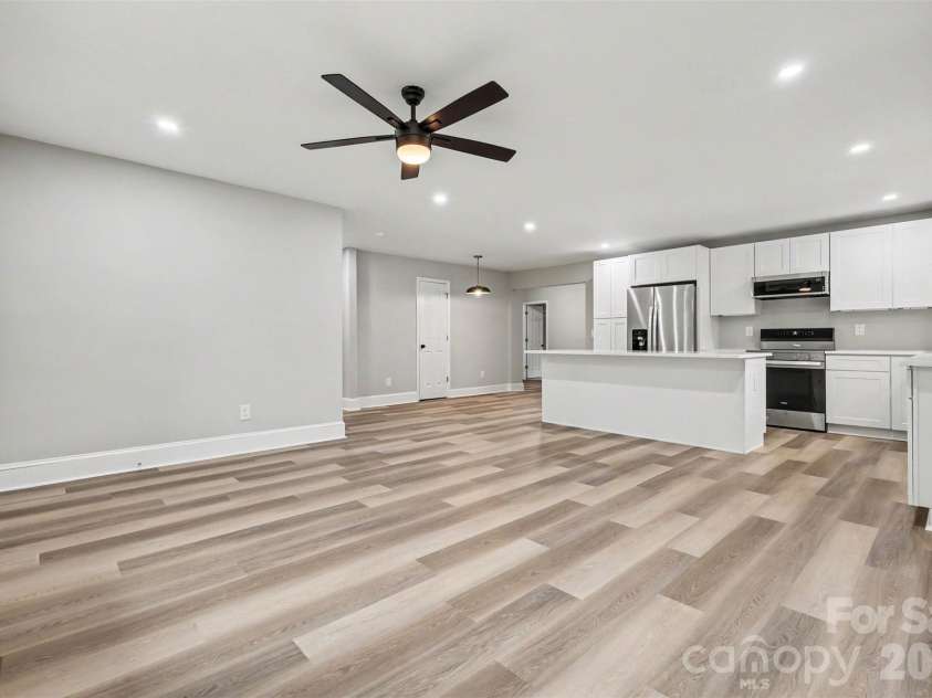 3716 Fieldcrest Road, Charlotte, NC 28217.  MLS# CAR4385478, YatesRealty ID 26167. 