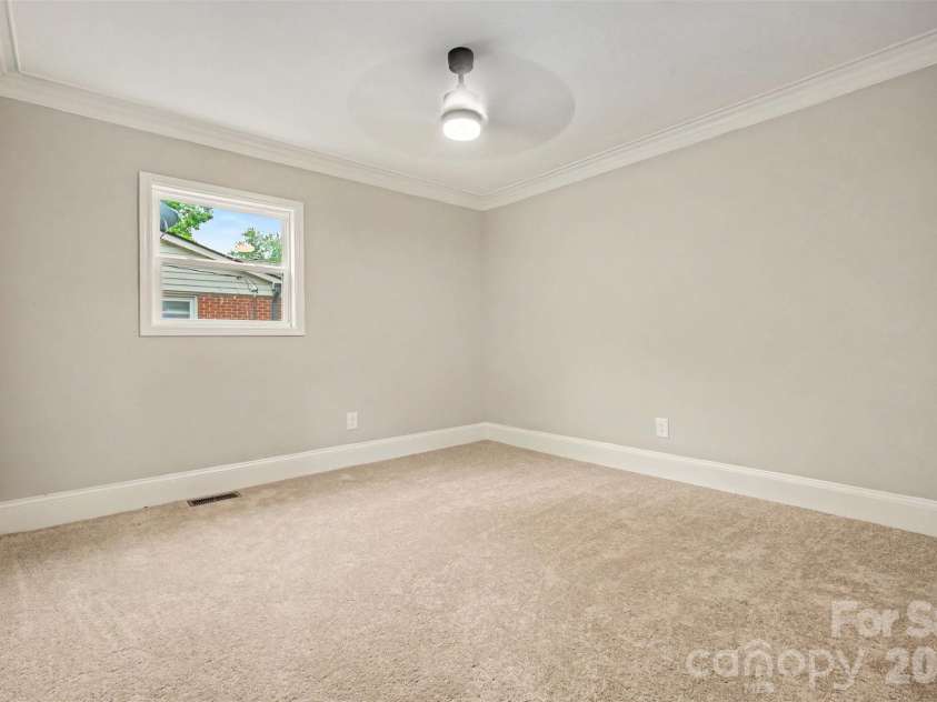 3716 Fieldcrest Road, Charlotte, NC 28217.  MLS# CAR4385478, YatesRealty ID 26167. 