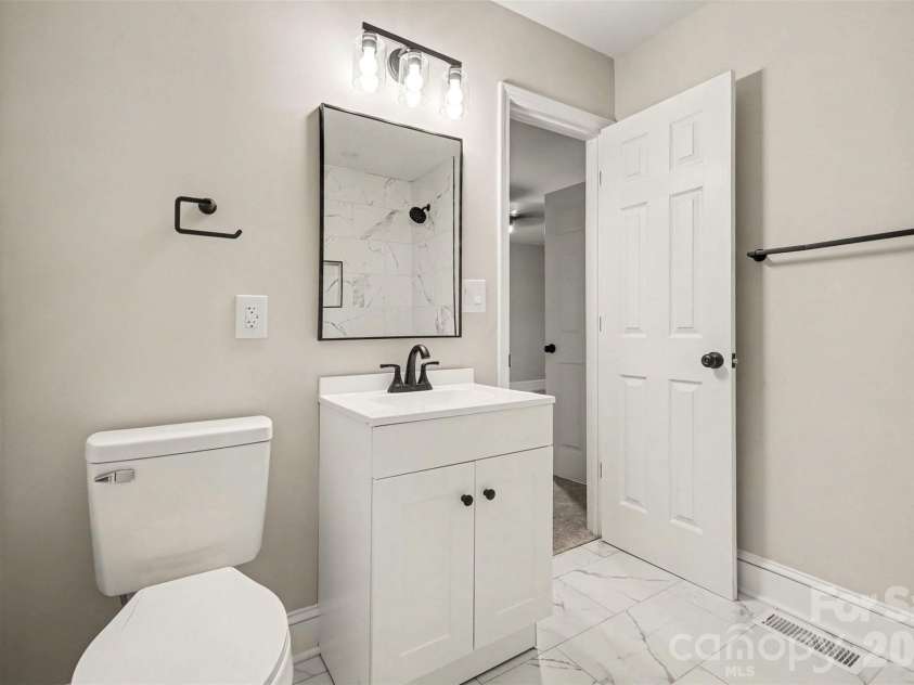 3716 Fieldcrest Road, Charlotte, NC 28217.  MLS# CAR4385478, YatesRealty ID 26167. 