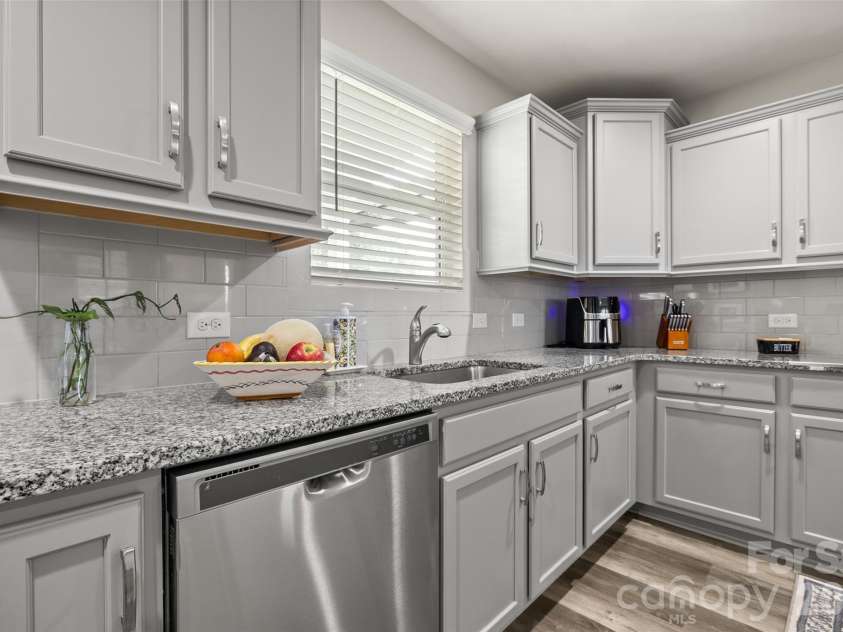 928 Newfound Hollow Drive, Charlotte, NC 28214.  MLS# CAR4387388, YatesRealty ID 26168. 