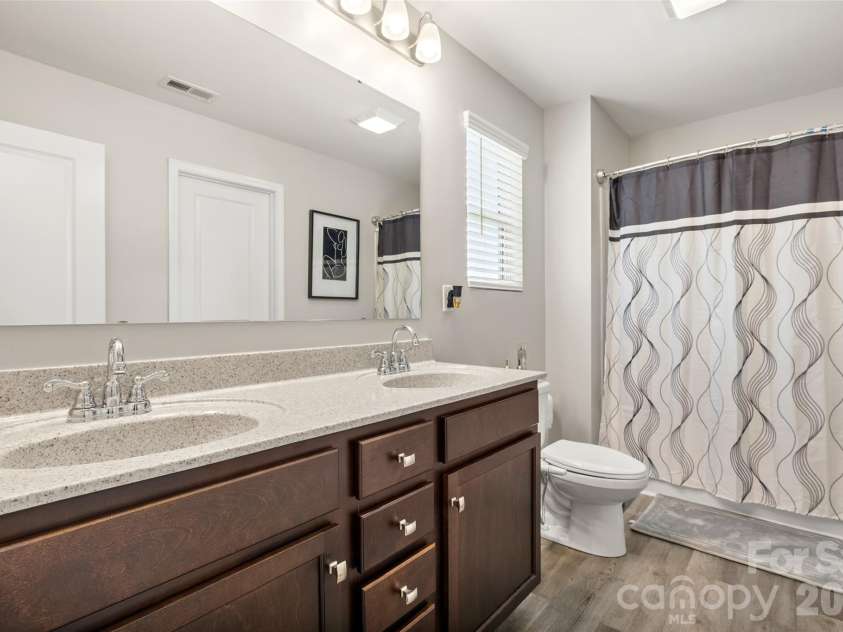 928 Newfound Hollow Drive, Charlotte, NC 28214.  MLS# CAR4387388, YatesRealty ID 26168. 