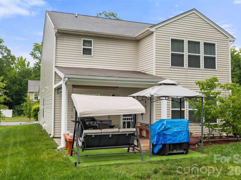 928 Newfound Hollow Drive, Charlotte, NC 28214.  MLS# CAR4387388, YatesRealty ID 26168. 