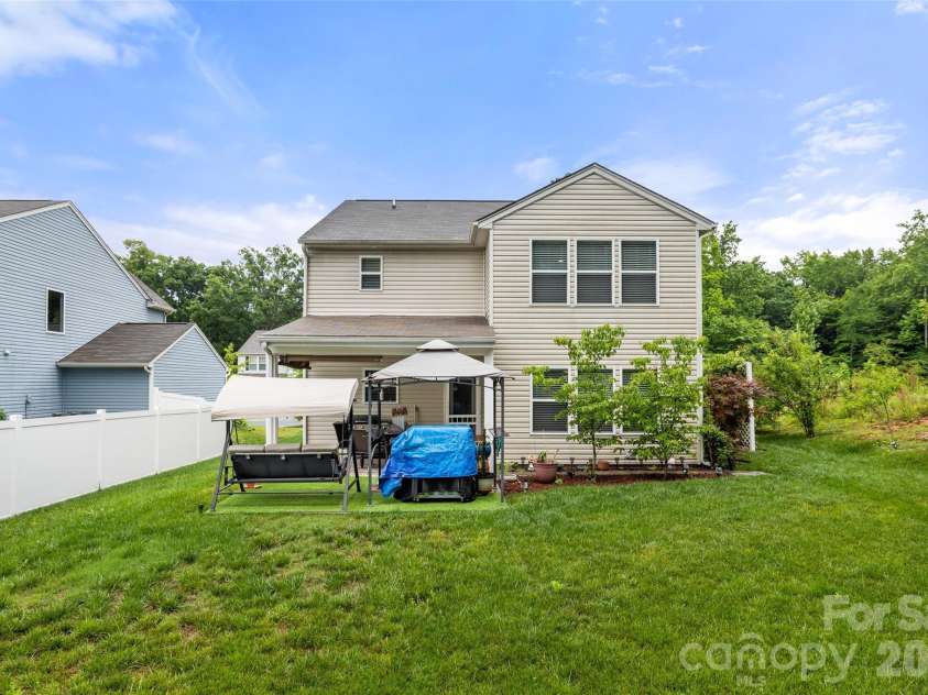 928 Newfound Hollow Drive, Charlotte, NC 28214.  MLS# CAR4387388, YatesRealty ID 26168. 