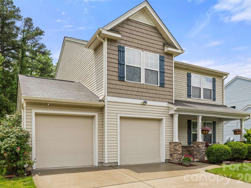 928 Newfound Hollow Drive, Charlotte, NC 28214.  MLS# CAR4387388, YatesRealty ID 26168. 