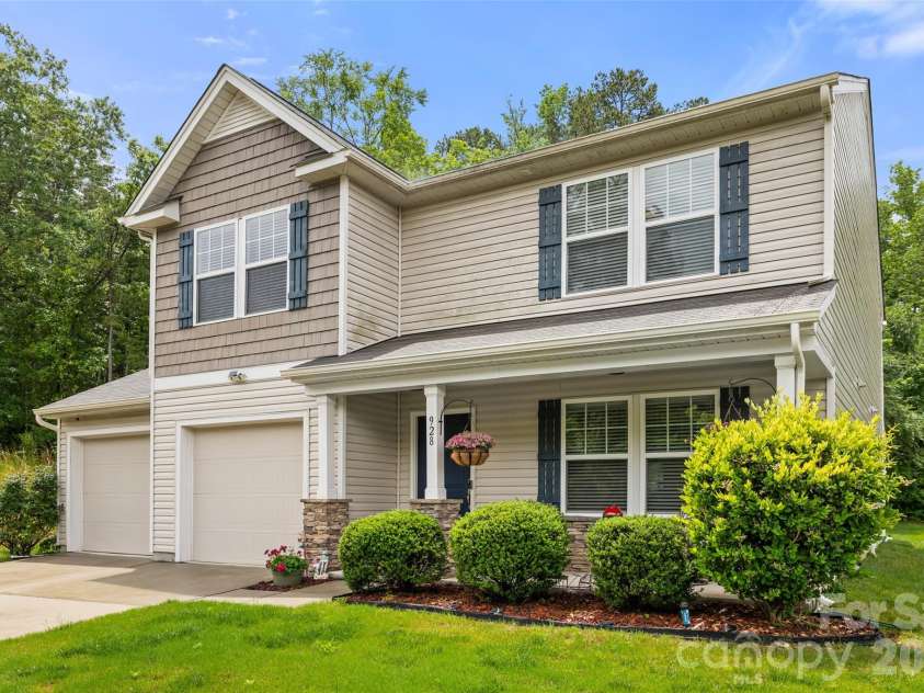 928 Newfound Hollow Drive, Charlotte, NC 28214.  MLS# CAR4387388, YatesRealty ID 26168. 