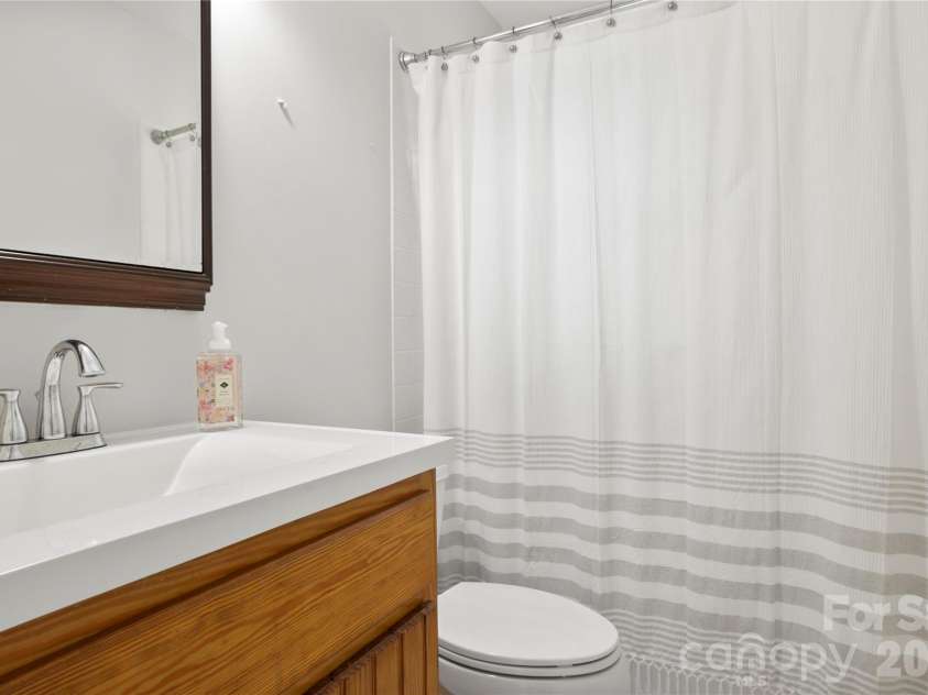 645 Fork Creek Road, Saluda, NC 28773.  MLS# CAR4398267, YatesRealty ID 26169. 2nd Full Bath