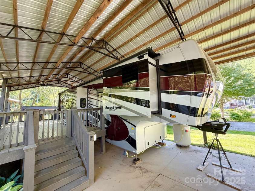 177 Finch Way, West Jefferson, NC 28694.  MLS# CAR4249752, YatesRealty ID 2617. 