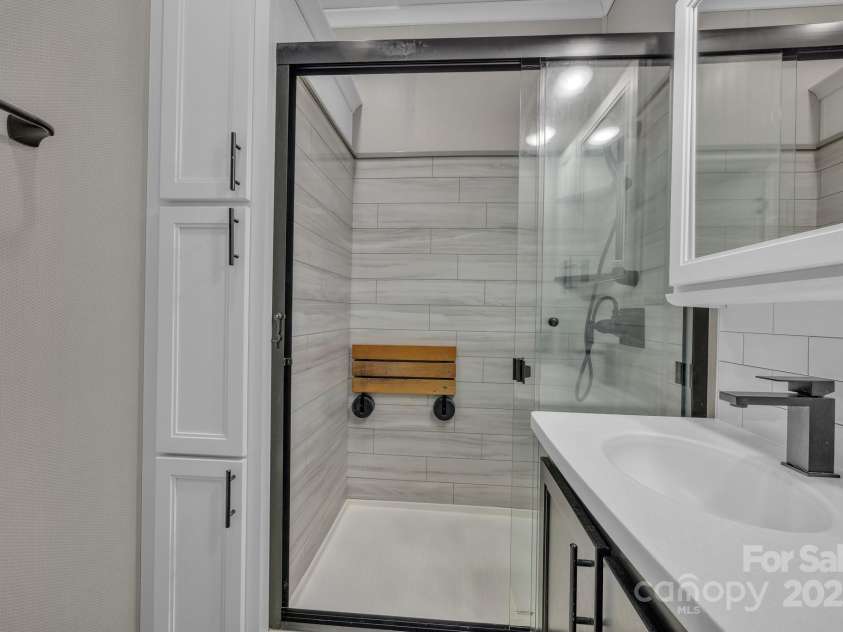 177 Finch Way, West Jefferson, NC 28694.  MLS# CAR4249752, YatesRealty ID 2617. 