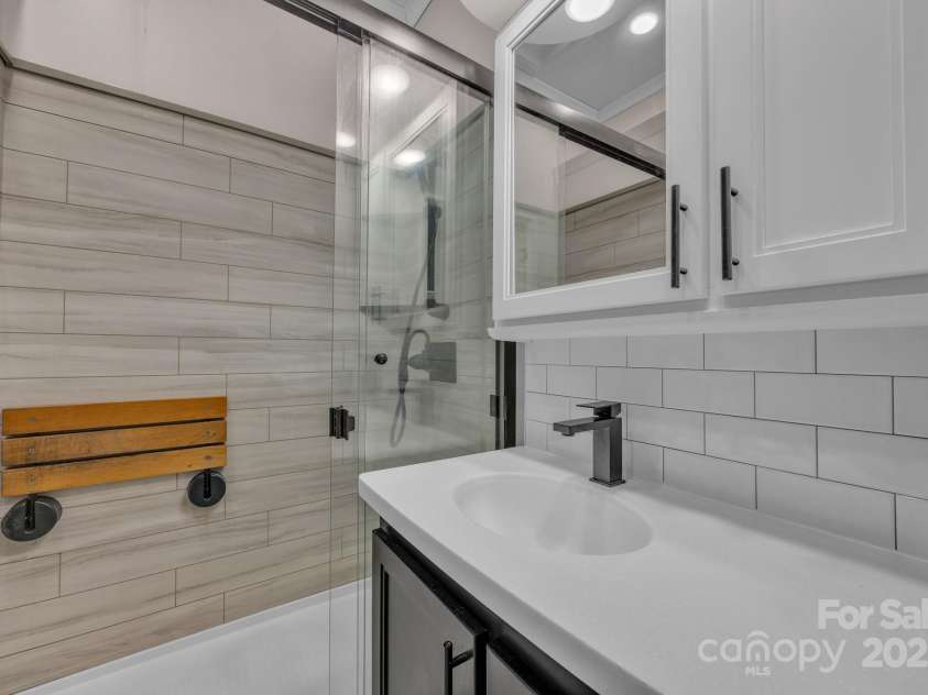 177 Finch Way, West Jefferson, NC 28694.  MLS# CAR4249752, YatesRealty ID 2617. 