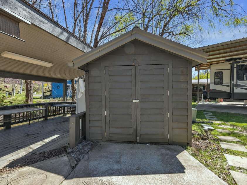 177 Finch Way, West Jefferson, NC 28694.  MLS# CAR4249752, YatesRealty ID 2617. 