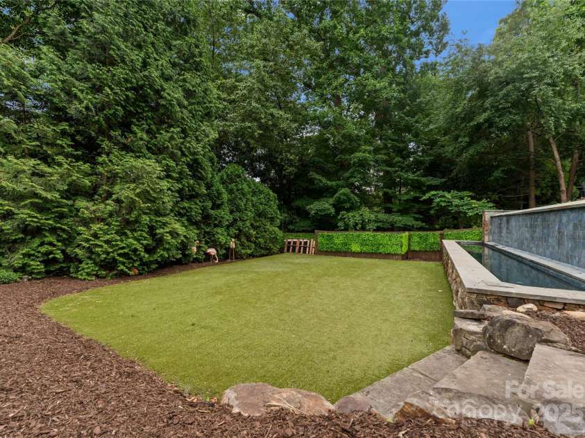 2809 Glendale Road, Charlotte, NC 28209.  MLS# CAR4220362, YatesRealty ID 26170. Backyard