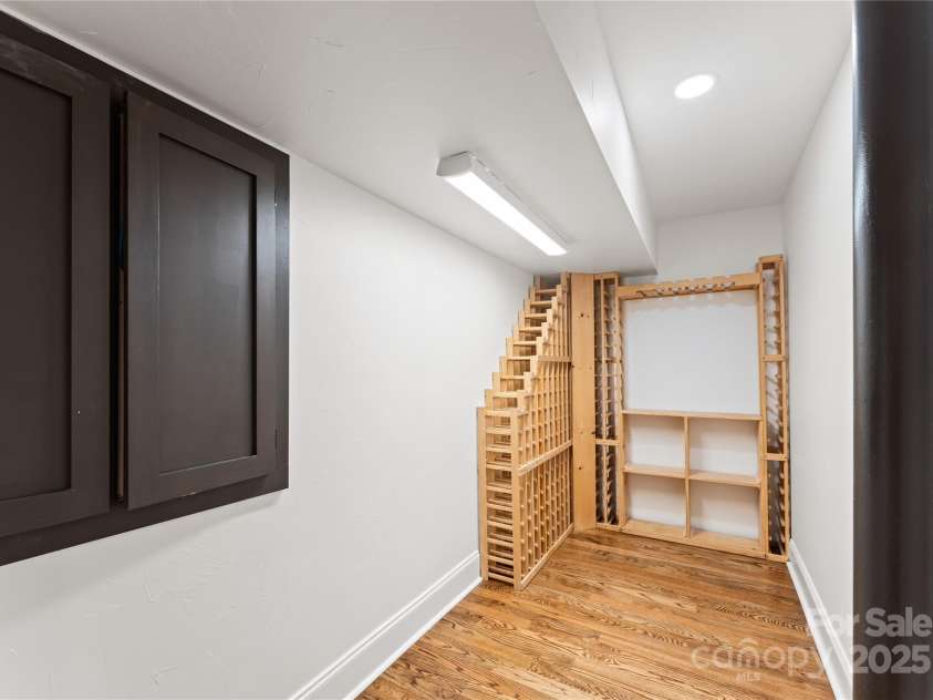 2809 Glendale Road, Charlotte, NC 28209.  MLS# CAR4220362, YatesRealty ID 26170. Full Bathroom