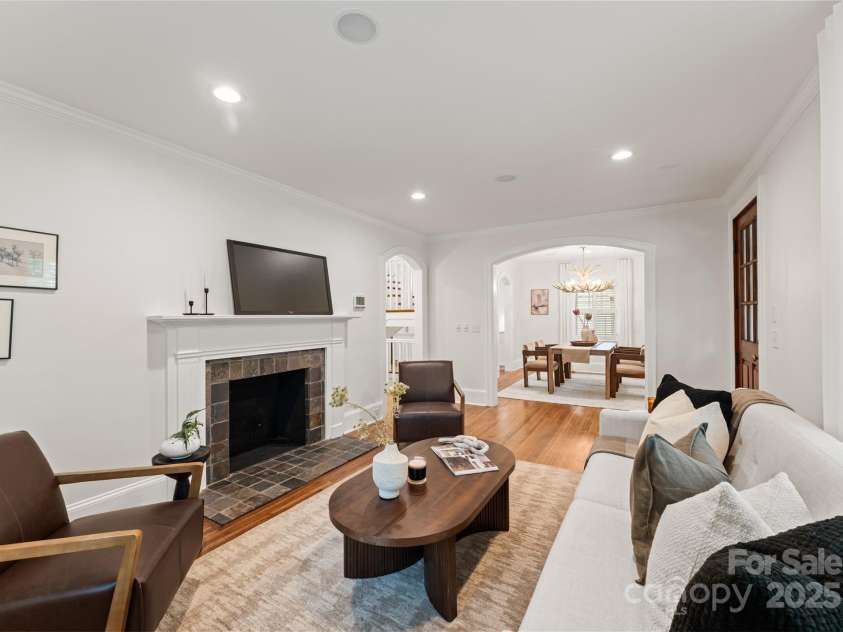 2809 Glendale Road, Charlotte, NC 28209.  MLS# CAR4220362, YatesRealty ID 26170. Kitchen