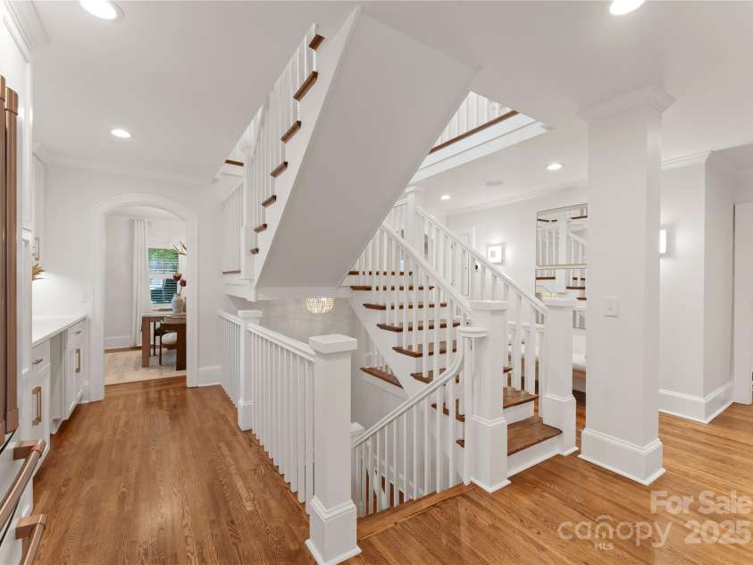 2809 Glendale Road, Charlotte, NC 28209.  MLS# CAR4220362, YatesRealty ID 26170. Primary Bathroom