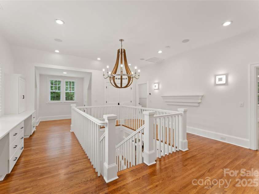 2809 Glendale Road, Charlotte, NC 28209.  MLS# CAR4220362, YatesRealty ID 26170. Primary Bathroom