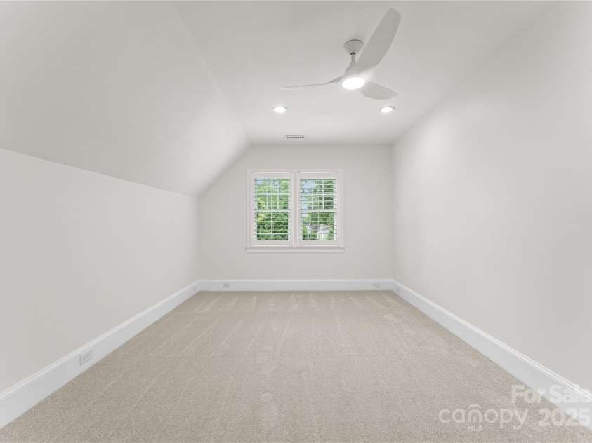 2809 Glendale Road, Charlotte, NC 28209.  MLS# CAR4220362, YatesRealty ID 26170. Primary Bathroom