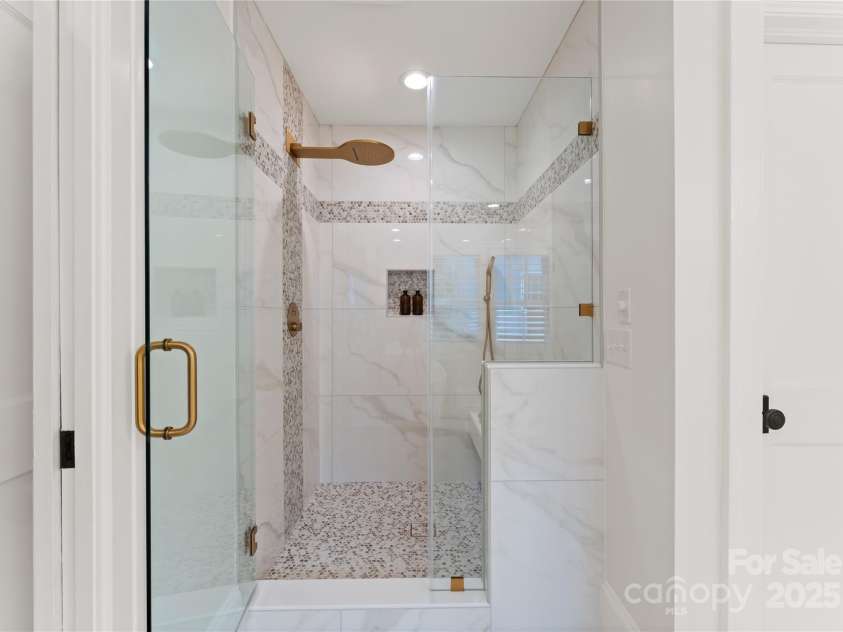 2809 Glendale Road, Charlotte, NC 28209.  MLS# CAR4220362, YatesRealty ID 26170. Primary Bedroom