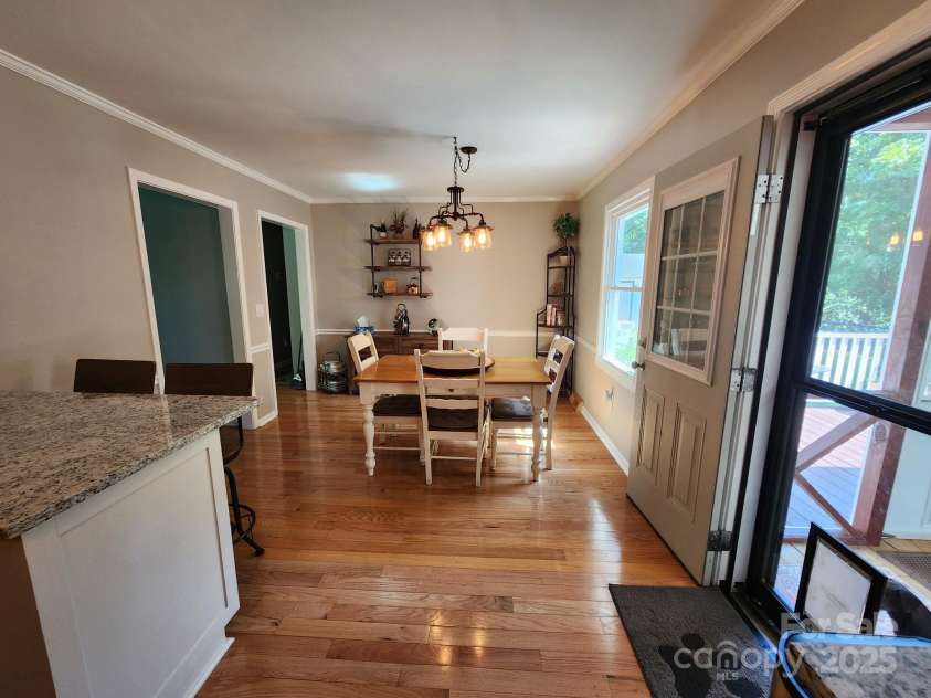 854 Silver Fox Drive, Concord, NC 28025.  MLS# CAR4251256, YatesRealty ID 26171. An area meant for entertaining.