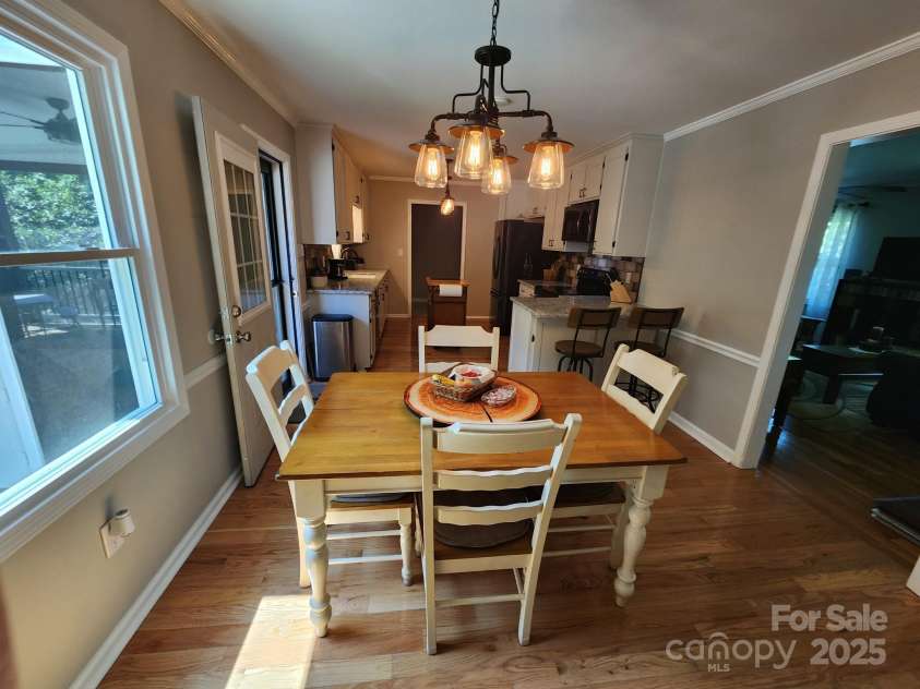 854 Silver Fox Drive, Concord, NC 28025.  MLS# CAR4251256, YatesRealty ID 26171. Kitchen dining combo.